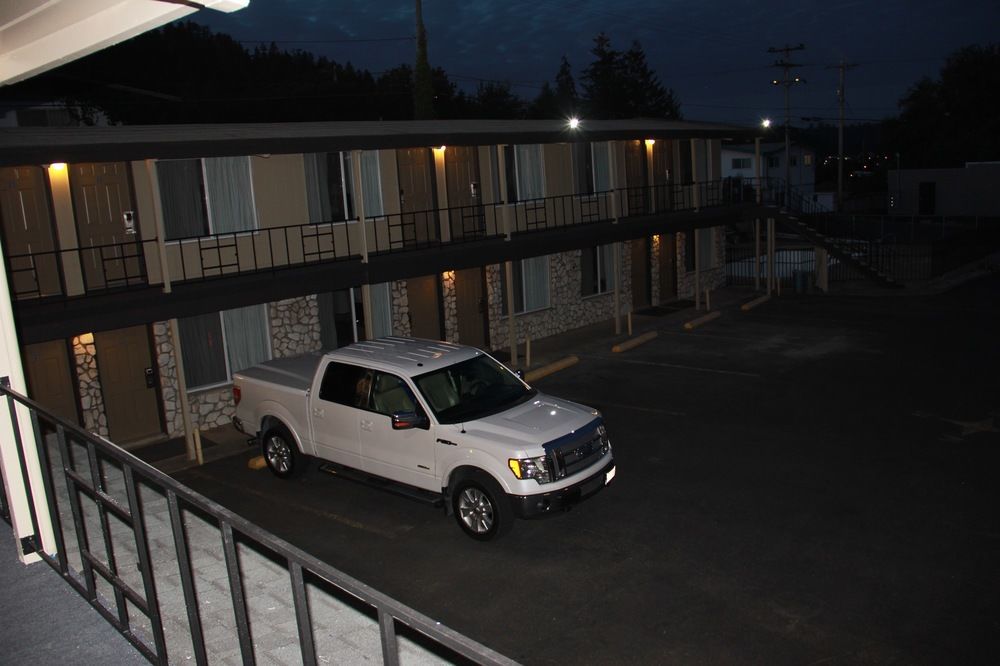 Anchor Bay Inn Near Winchester Bay Reedsport Exterior photo